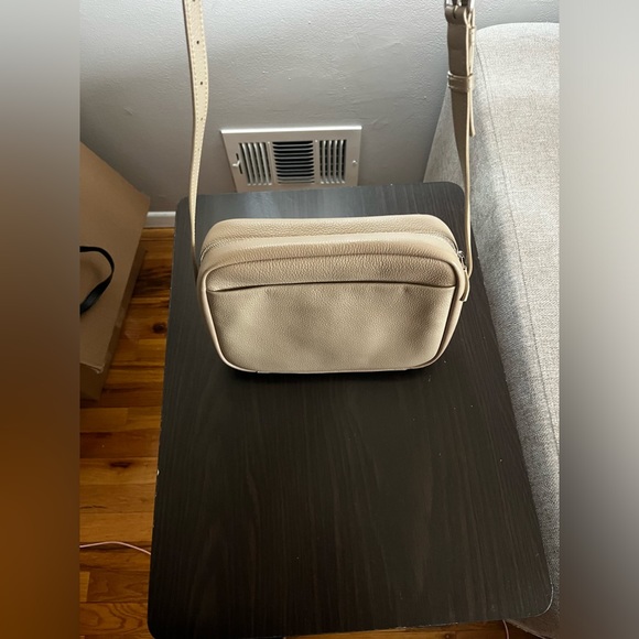 WOMEN'S EVERYDAY MEDIUM BALENCIAGA CAMERA BAG IN BEIGE - Picture 5 of 6